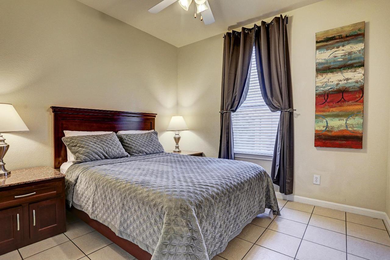 Villa Corporate 2 Bedroom Suite Furnished Condo Houston Exterior photo