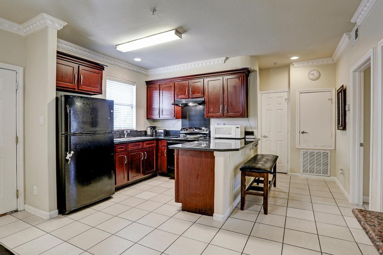 Villa Corporate 2 Bedroom Suite Furnished Condo Houston Exterior photo