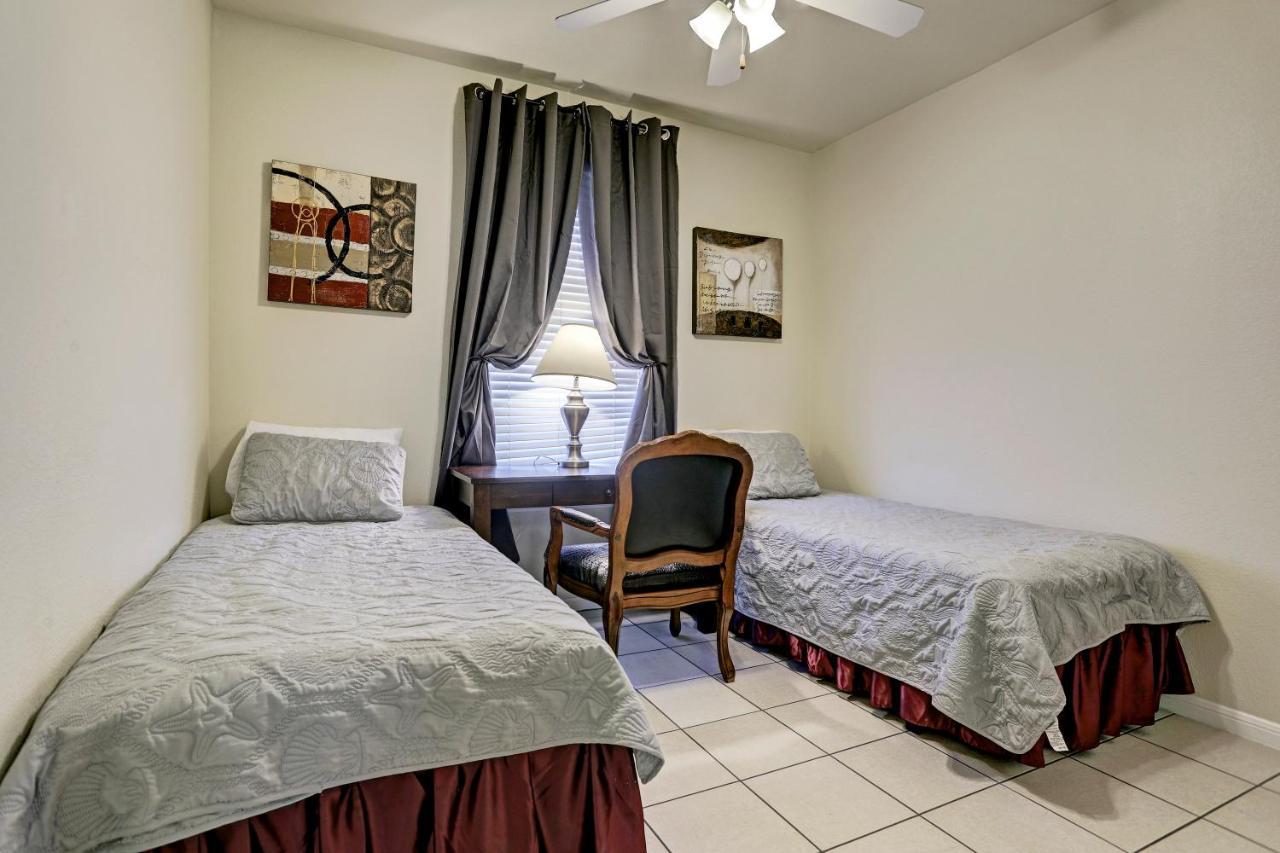 Villa Corporate 2 Bedroom Suite Furnished Condo Houston Exterior photo